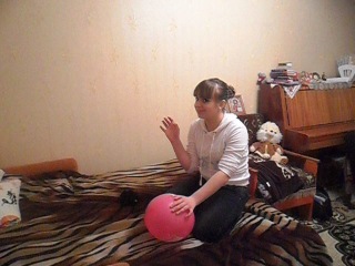 liza bursts the balloon(() hahahaha...